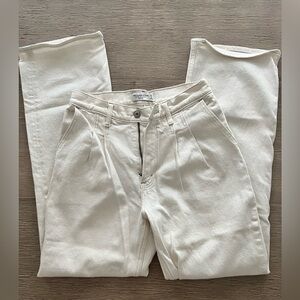 Abercrombie High Rise 90s Relaxed Jean Pleated